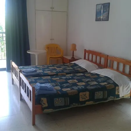 Lefki Tree Tourist Апартаменты Пафос