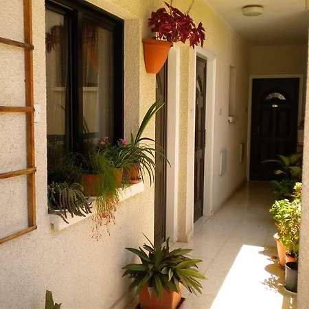 Lefki Tree Tourist Апартаменты